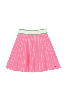 striped-knit-skirt-stylish-and-versatile