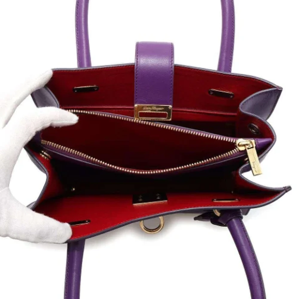 Salvatore Ferragamo Pre-owned Leather handbags Purple Dames
