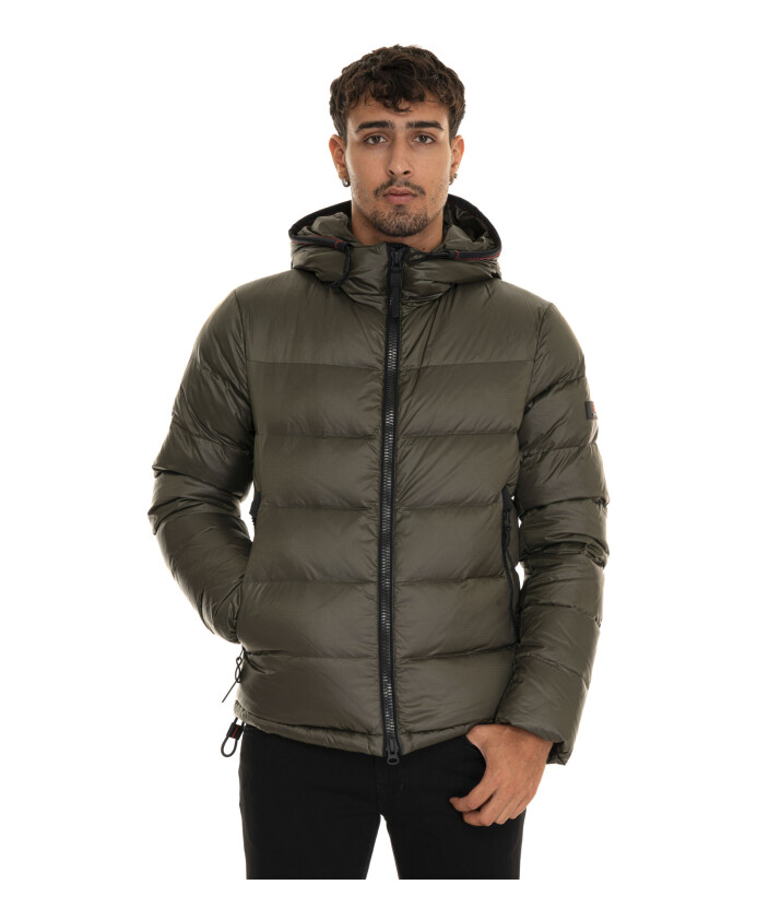 veste-matelassee-avec-capuche-fixe