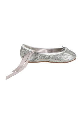 silver-flat-shoes-elegant-style
