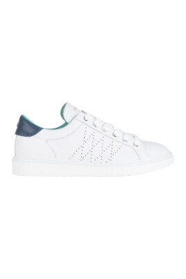 white-lace-up-sneakers-with-blue-spoiler