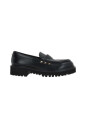 mocassins-plats-en-cuir-noir-avec-clous-platines