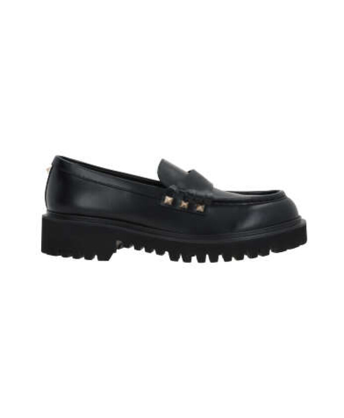 mocassins-plats-en-cuir-noir-avec-clous-platines