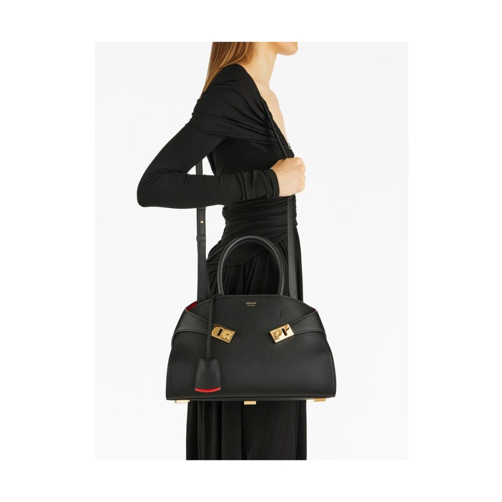 Salvatore Ferragamo Zwarte Leren Handtas met Gancini Plaque Black Dames