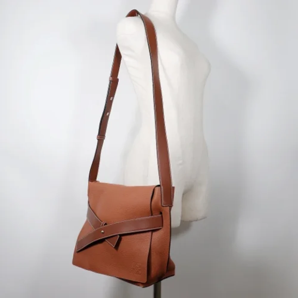 Loewe Pre-owned Leather crossbody-bags Brown Dames