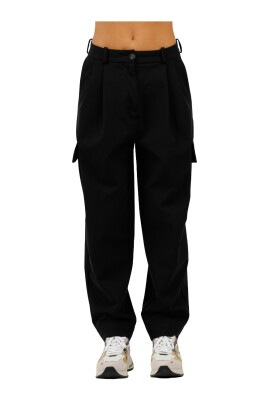 cargo-pants-with-pleats