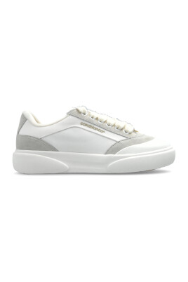 sports-shoes-with-logo