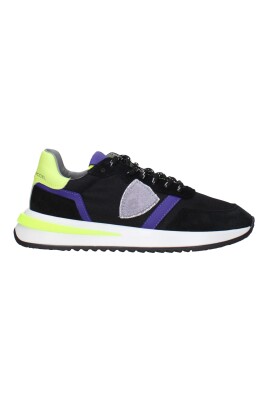 sneakers-en-tissu-noir-avec-effet-vintage