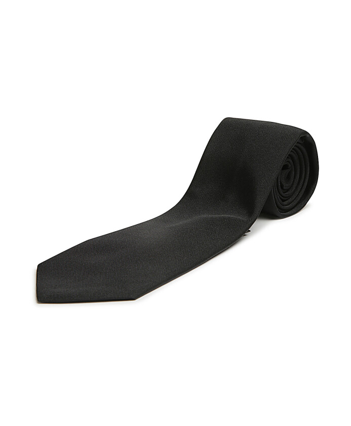 cravate-noire-en-satin-a-pointe
