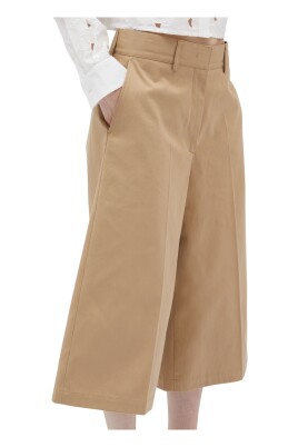 shorts-bermuda-coupe-large-couleur-chameau