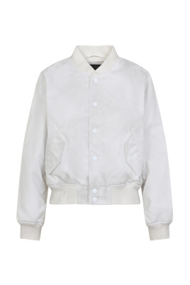 white-jacket-for-stylish-women