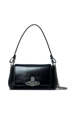 black-bags-for-stylish-look