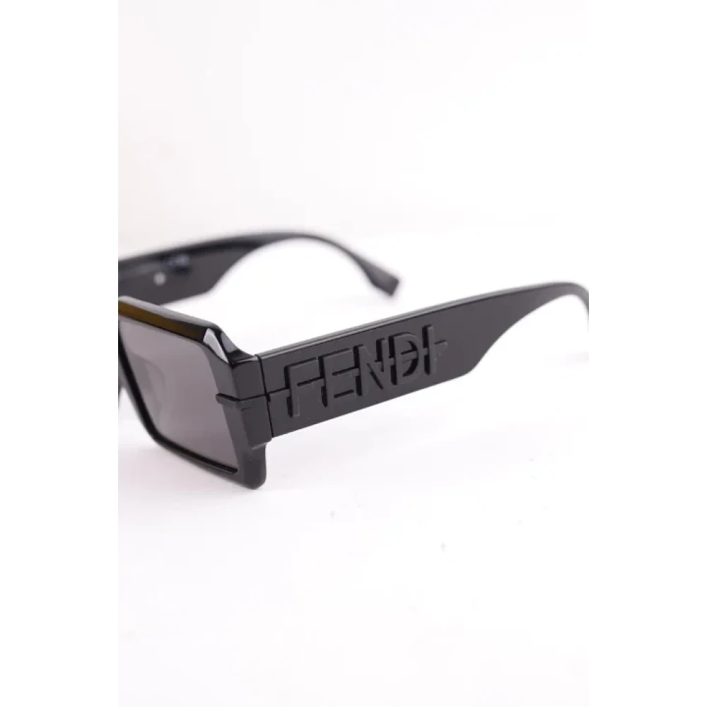 Fendi Vintage Pre-owned Plastic sunglasses Black Dames