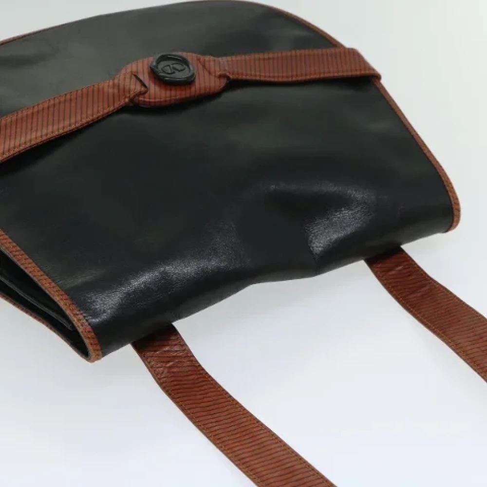 Valentino Vintage Pre-owned Leather shoulder-bags Black Dames