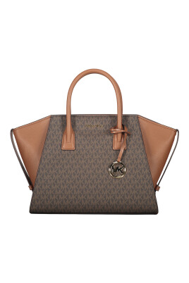 sac-a-main-chic-avec-detail-logo