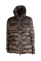 veste-courte-imprimee-camouflage