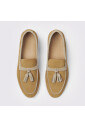 mocassin-leger-a-glands-en-daim