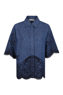 chemise-bleue-avec-ourlet-scallop-aw25