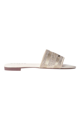 gyldne-flade-sandaler-elegant-og-behagelig
