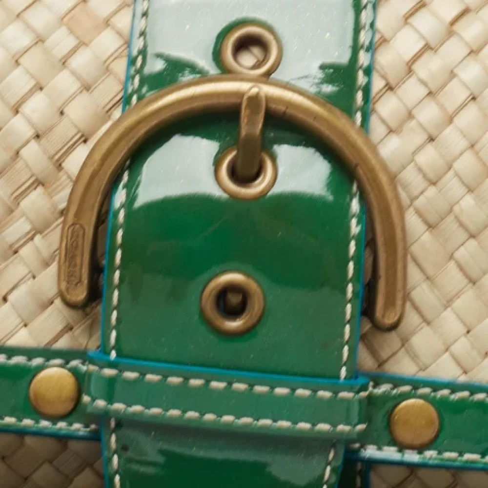 Coach Pre-owned Leather clutches Green Dames