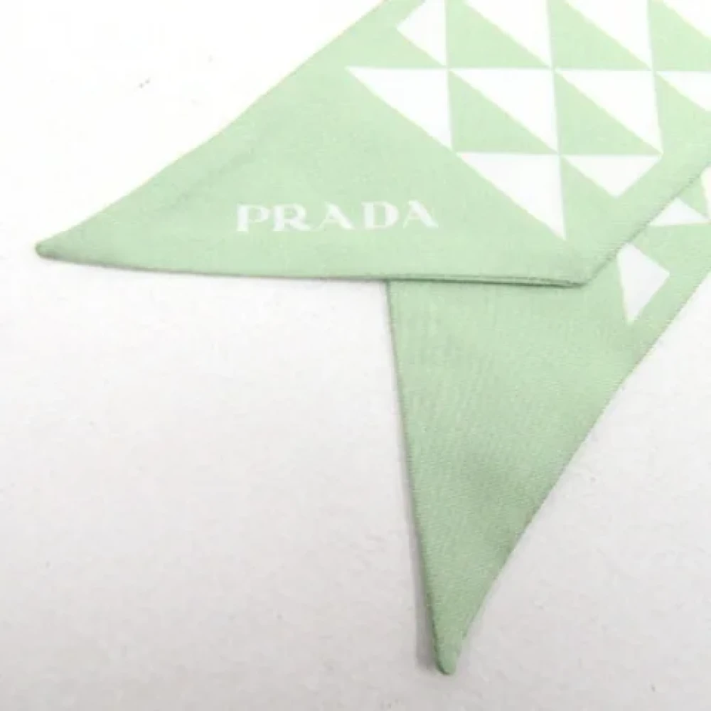 Prada Vintage Pre-owned Silk scarves Green Dames