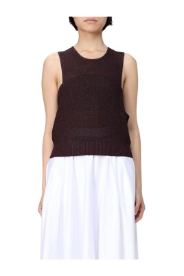 brown-knitted-sweater-with-ribbed-details