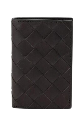 brown-leather-card-holder