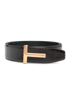 black-leather-belt-stylish-accessory