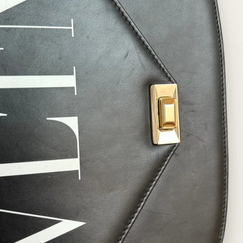 Valentino Vintage Pre-owned Leather shoulder-bags Black Dames