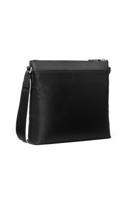 black-bags-for-a-stylish-look
