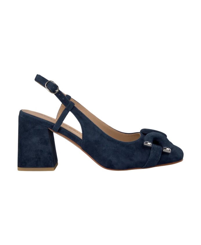 heeled-shoe-detail