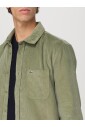 chemise-en-velours-cotele-vert-style-classique