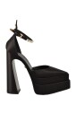 collection-chaussures-en-polyester-et-cuir