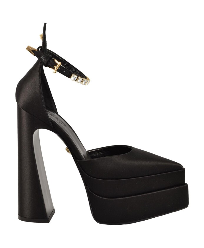 collection-chaussures-en-polyester-et-cuir