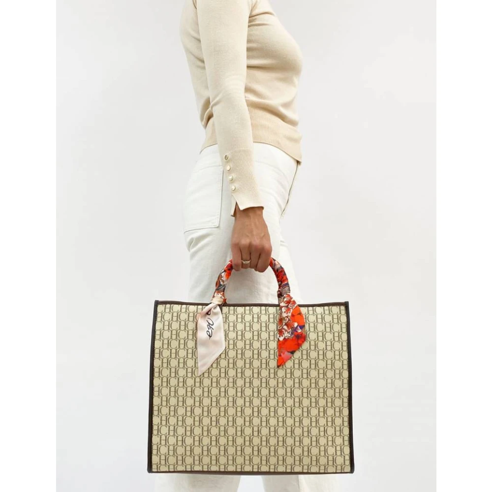 Carolina Herrera Stijlvolle Shopping Handtas met Sjaal Beige Dames