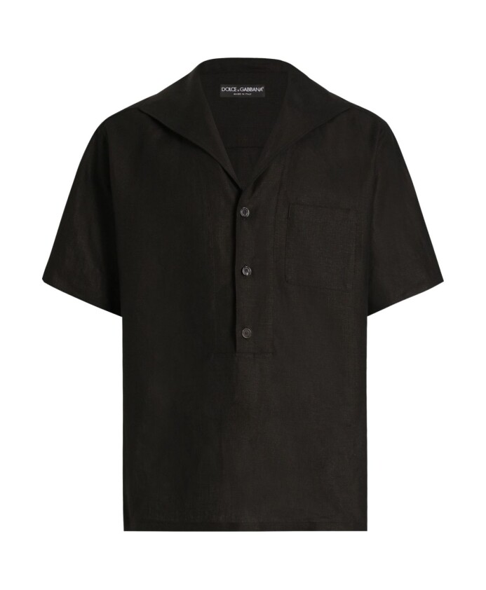 chemises-noires-avec-col-ouvert-poche