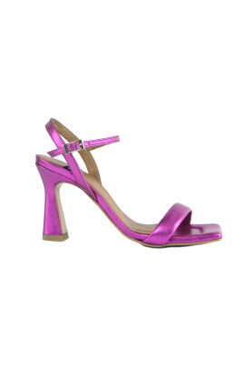 chic-heel-sandals