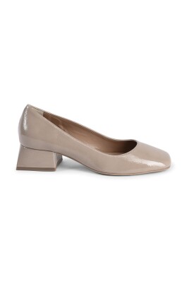 square-toe-block-heel-pumps-beige