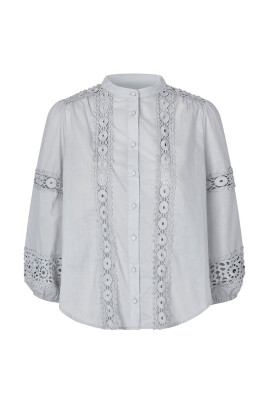 elegant-bla-skjorta-med-puffarmar
