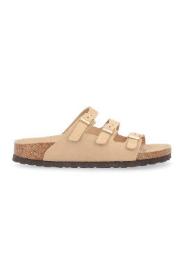 beige-sandaler-med-justerbare-stropper