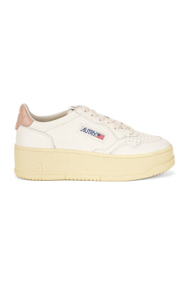 baskets-blanches-plateforme-basses
