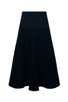 jupe-midi-a-line-noire