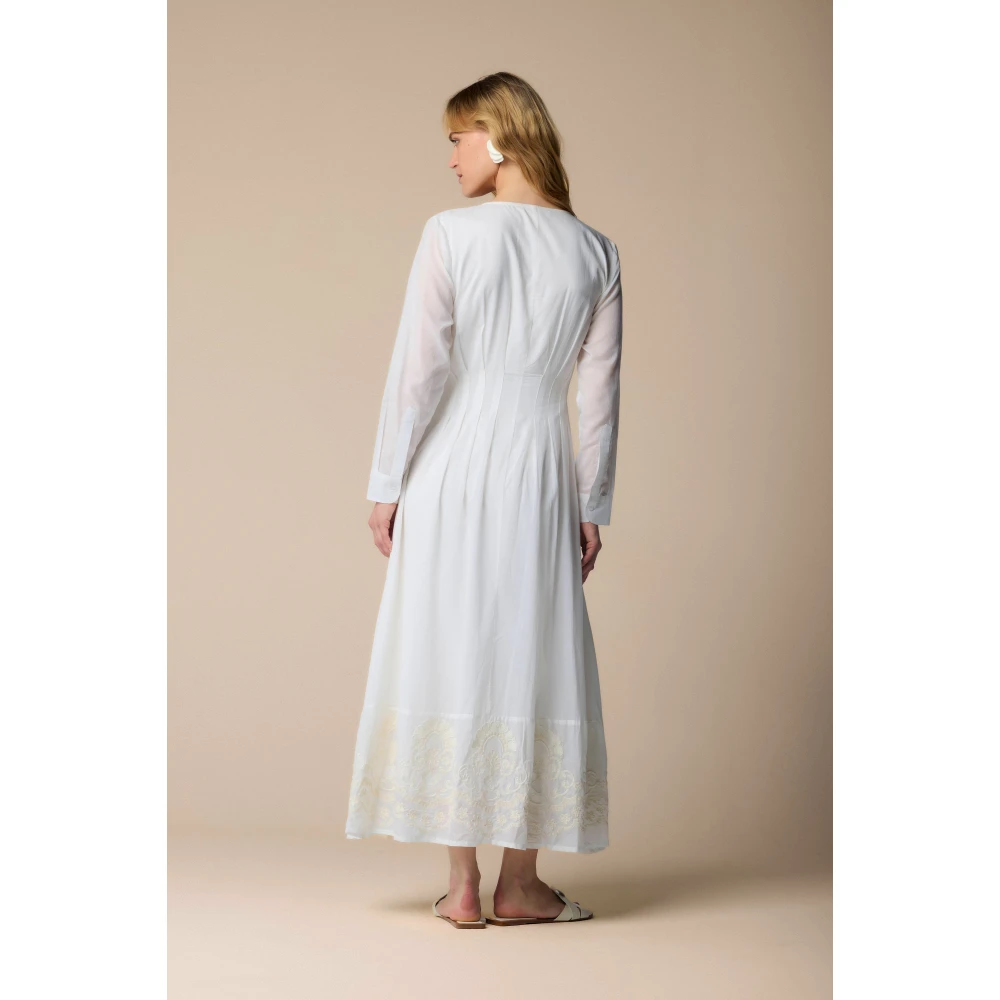 Kocca Vanilla Jurk met V-hals en Kantdetail White Dames