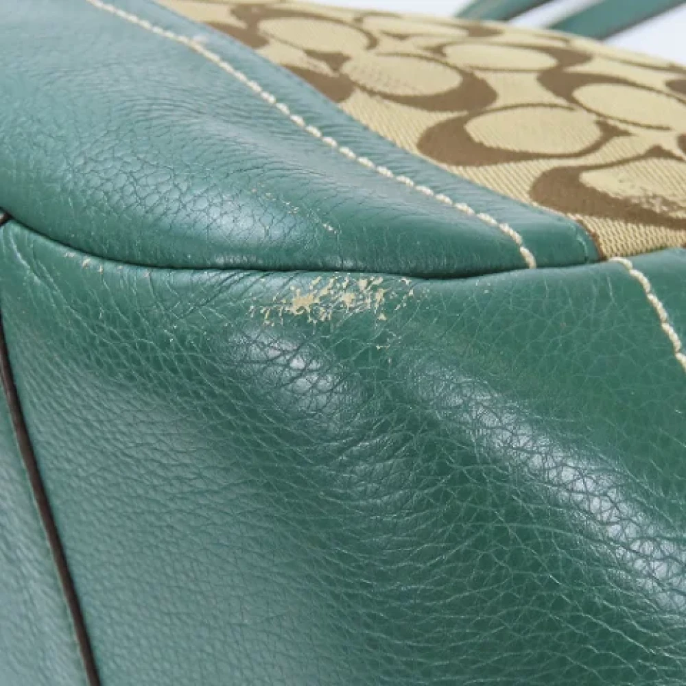 Coach Pre-owned Canvas shoulder-bags Green Dames