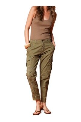 cargo-pants-with-embroidery-relaxed-fit
