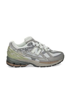 sneakers-grises-avec-technologie-abzorb