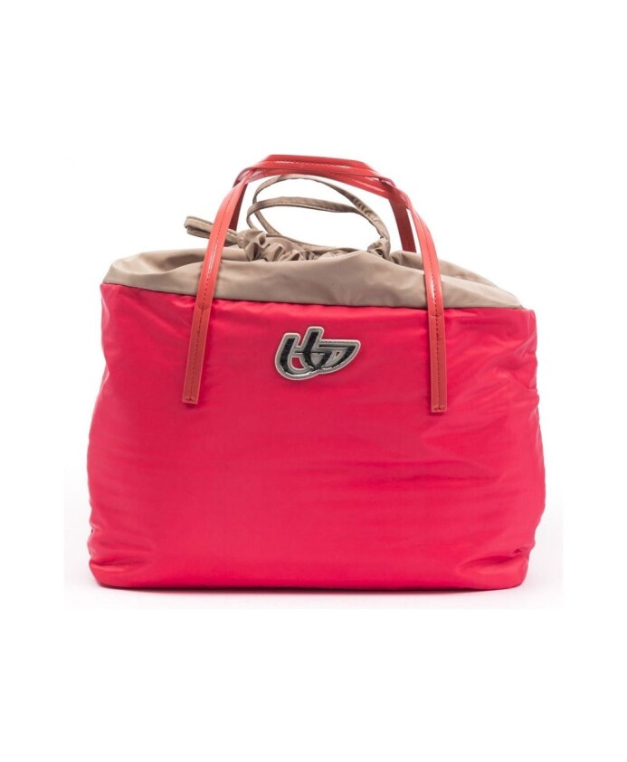tijdloze-elegantie-handtas-shopping-model