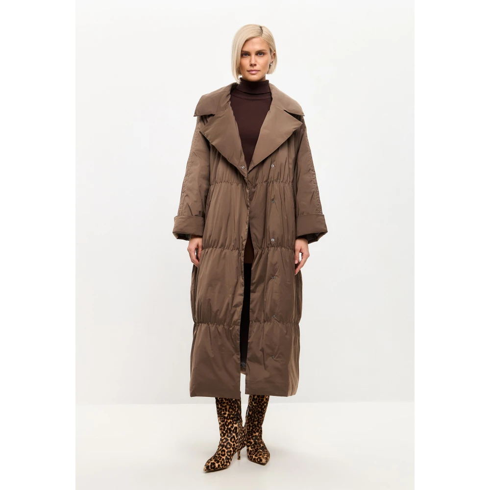 Cesare Gaspari Lange Oversized Gewatteerde Jas Brown Dames