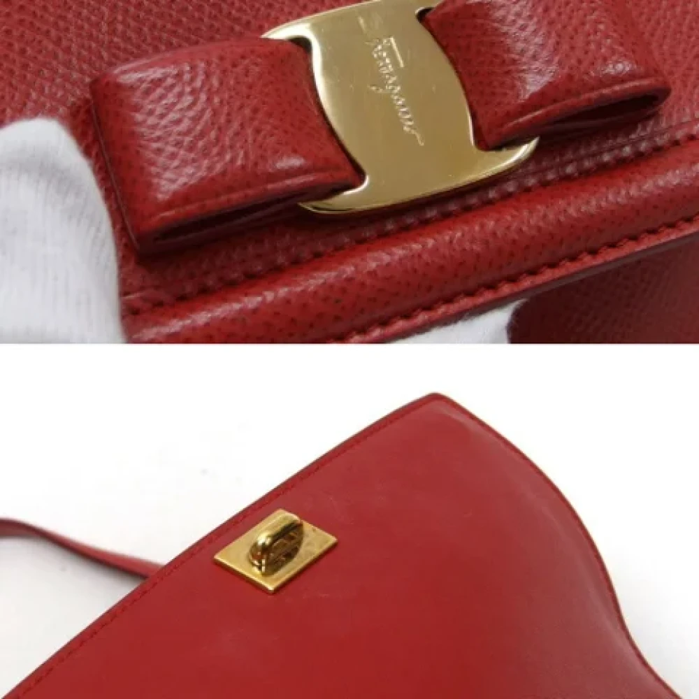 Salvatore Ferragamo Pre-owned Leather shoulder-bags Red Dames