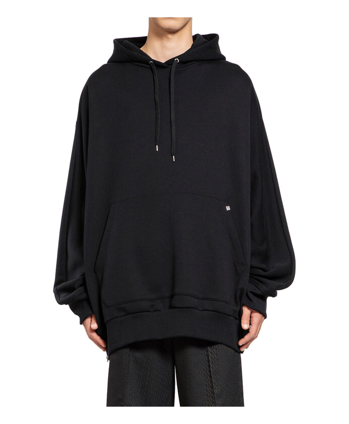 zwarte-zip-hoodie-met-kangoeroezak